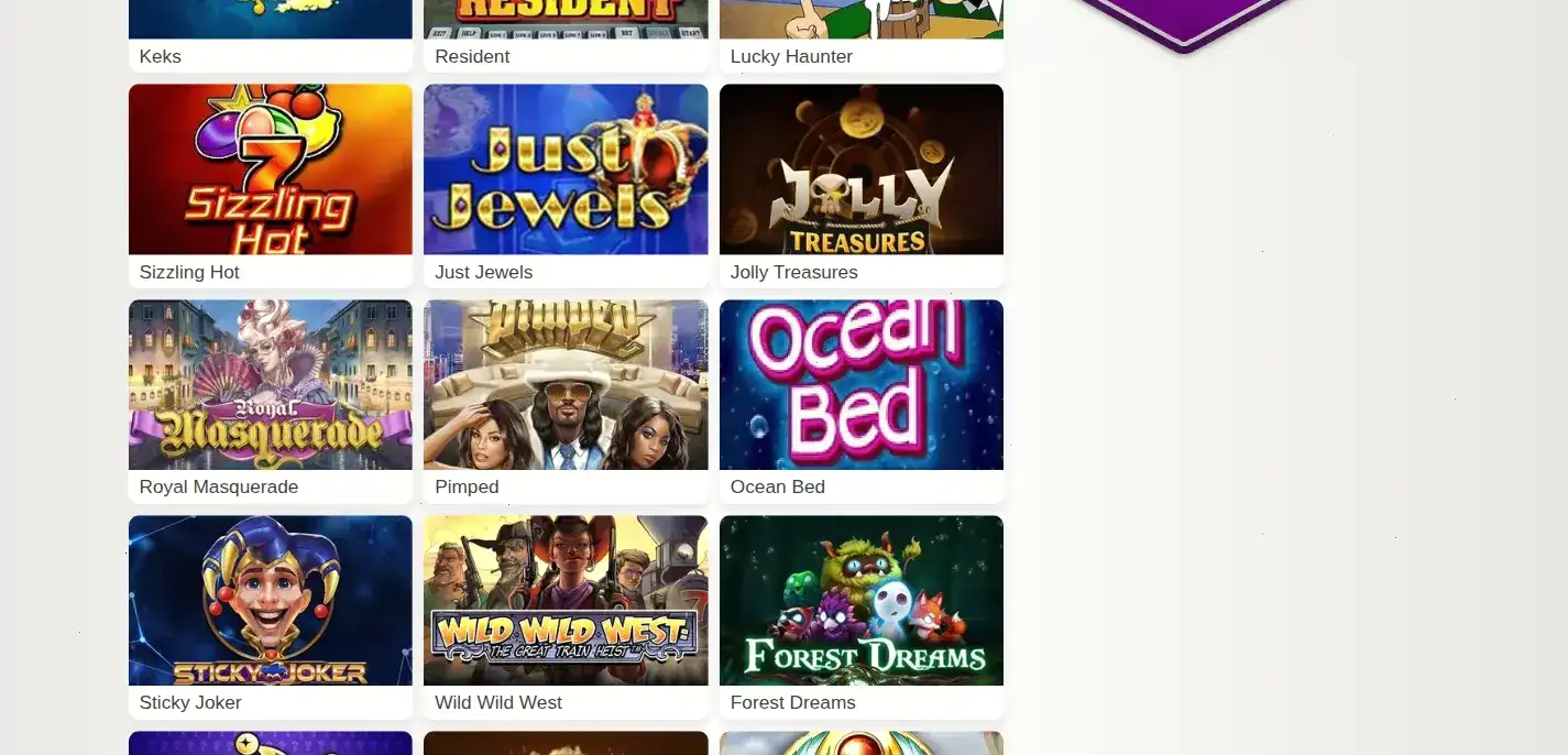 Мобильная версия Azino 888 на экране смартфона